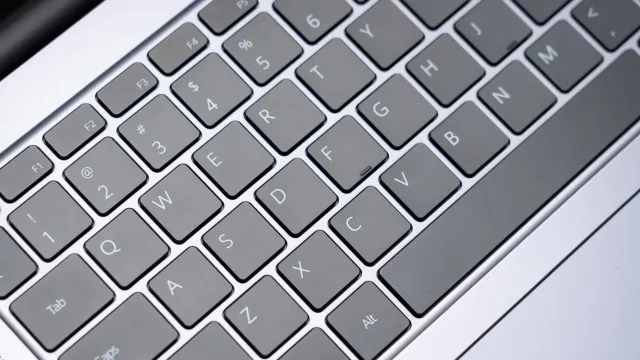 
                    Detalhe discreto no teclado tem função essencial e pouca gente percebe
                
