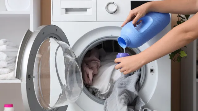 
                    Erro comum na lavagem pode prejudicar roupas e aumentar gastos
                