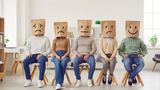 
                    Conviver com pessoas difíceis pode acelerar o envelhecimento, diz estudo
                