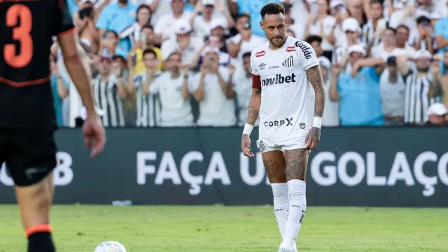 
                    Neymar passa em branco na véspera de última convocação antes da Copa
                