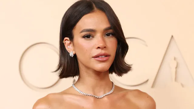 A atriz Bruna Marquezine marcou presença na cer