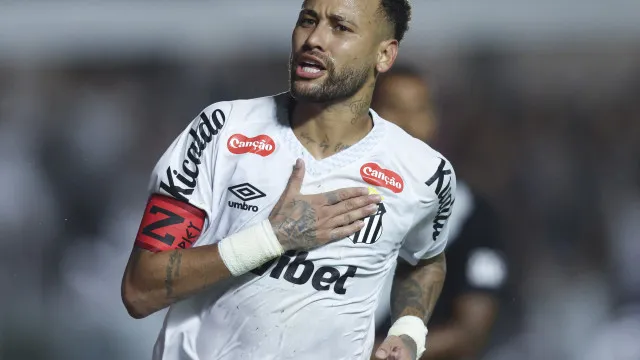 
                    Neymar destaca importância de jogo-treino com sub-20 do Santos: 'Já estive do outro lado'
                