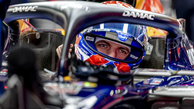 
                    F1: Verstappen lamenta novo desempenho ruim com a Red Bull: 'O carro derrapa bastante'
                