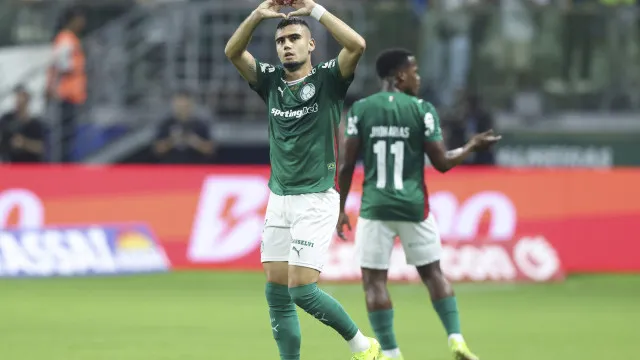 
                    Palmeiras encara Grêmio em busca da quarta vitória seguida no Brasileirão
                