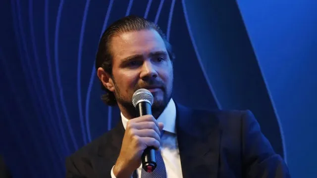 
                    Tribunal dos EUA nega proteção a Vorcaro e permite rastreio de bens do Banco Master
                