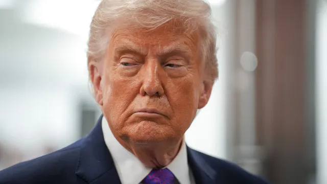 
                    Oposição a Trump volta a defender fim de poder de guerra do presidente
                