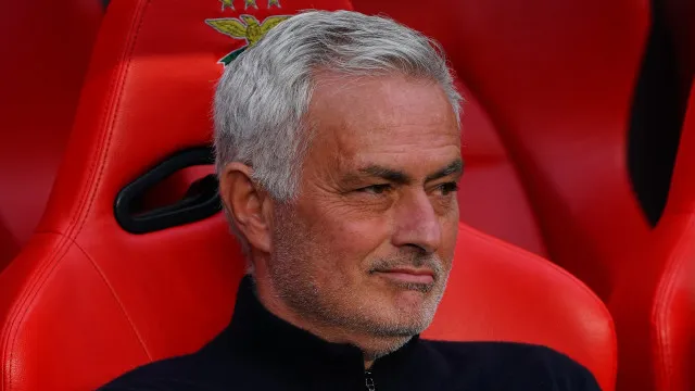 
                    Real acelera retorno de Mourinho e Benfica já busca substituto
                