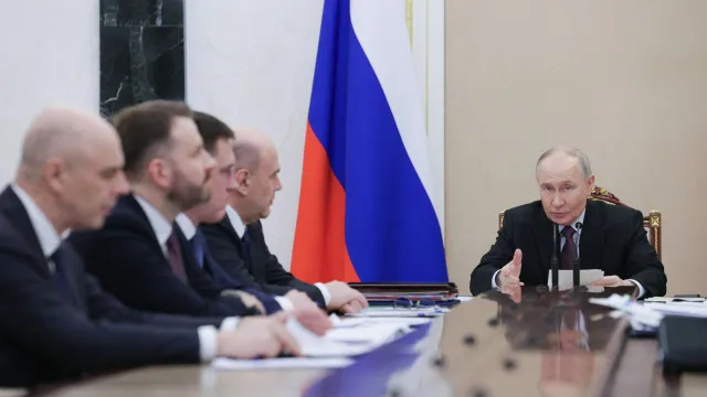 
                    Rússia declara cessar-fogo unilateral com Ucrânia entre 8 e 9 de maio
                