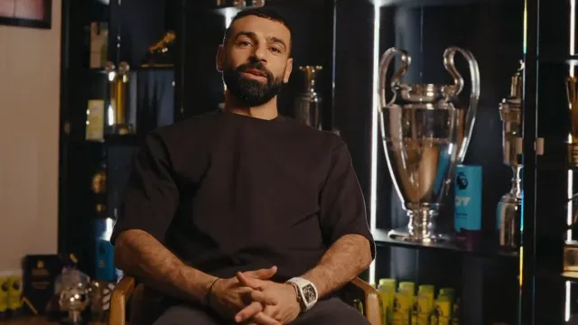 
                    Salah anuncia saída do Liverpool após nove anos e emociona torcida
                