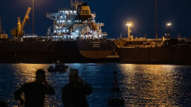 
                    Israel mata comandante iraniano ligado ao Estreito de Ormuz, diz jornal
                