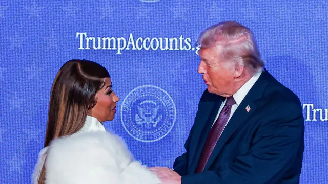 
                    Celebridades que apoiam Trump
                