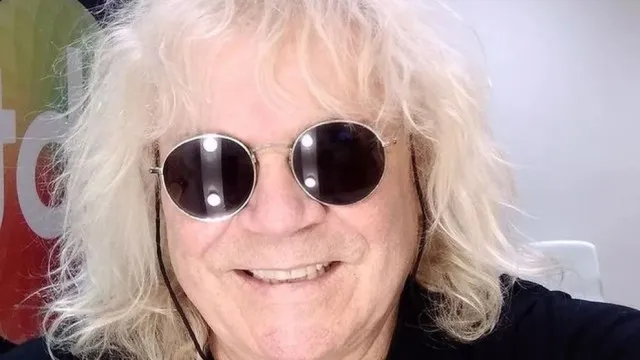 O cantor Ovelha, de 70 anos, precisou ser subme