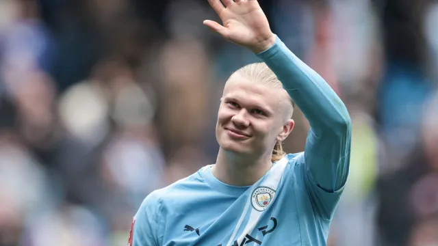 
                    Com show de Haaland, Manchester City goleia o Liverpool e avança na Copa da Inglaterra
                