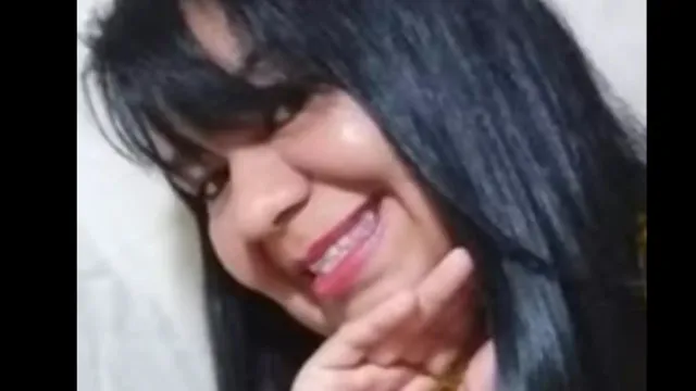 <br>Uma mulher foi assassinada a facadas pelo p