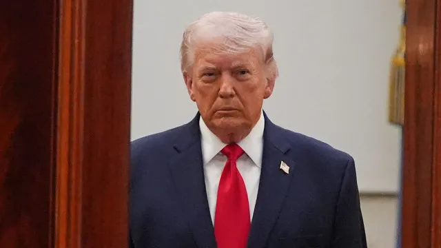 
                    Após 2 horas, reunião de Trump termina sem decisão sobre acordo com Irã
                