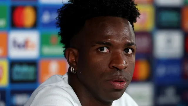 
                    Vini relata conversa com Neymar e nervosismo de Endrick antes de convocação
                