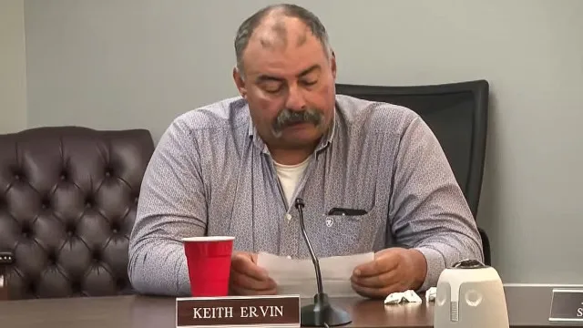 
                    “Nossa, você é gostosa”, diz conselheiro a estudante em reunião nos EUA
                