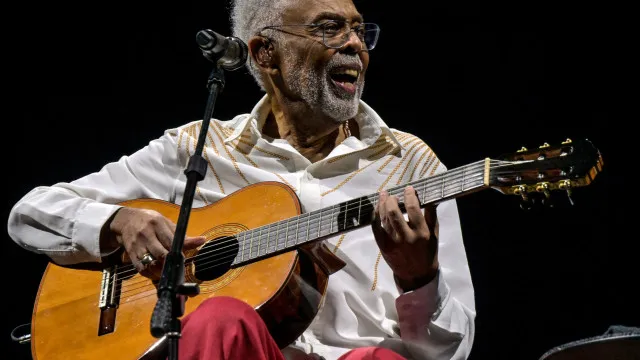 
                    Gilberto Gil coloca apartamento de luxo à venda em Copacabana, no Rio
                