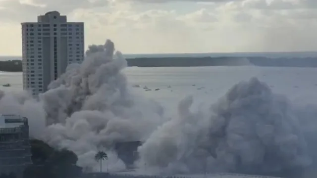 
                    Hotel de luxo é implodido em 20 segundos em área nobre de Miami; veja
                