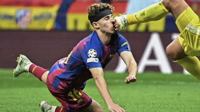 
                    Cena forte: Fermín López leva chute no rosto e sai sangrando; veja
                