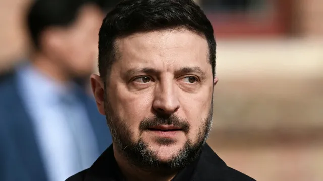 
                    Zelensky expressa condolências após tiroteio em Kiev que fez seis mortos
                