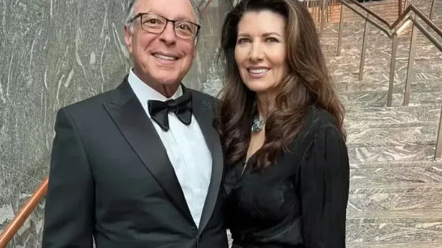 
                    Na justiça: Bilionário se divorcia e dá 'apenas' US$ 1 milhão à ex-esposa
                