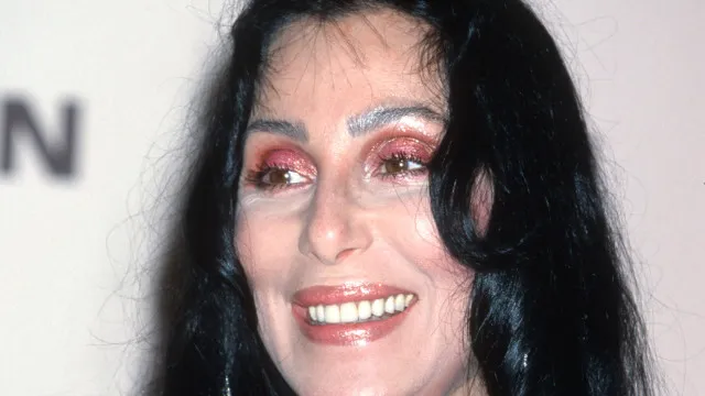 
                    Ícone da cultura pop, Cher completa 80 anos com muita história para contar
                