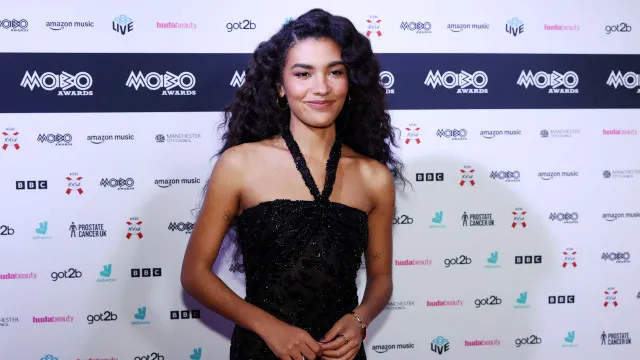 
                    Quem é Olivia Dean, que vem sendo chamada de 'a nova Adele'
                