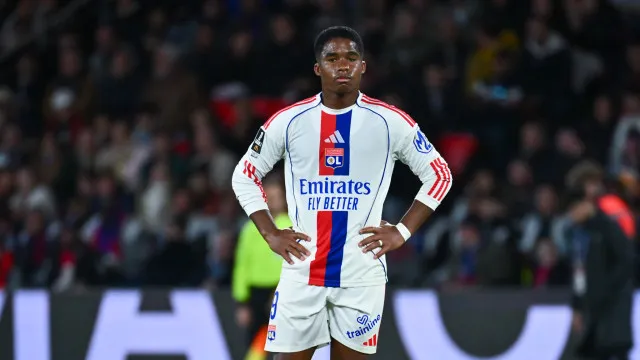 
                    Endrick marca de novo, e Lyon vence Rennes pelo Campeonato Francês
                