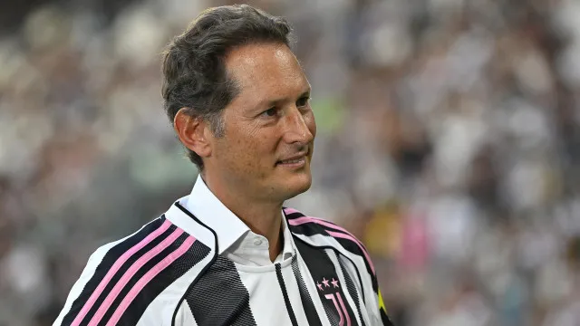 
                    Líder da Ferrari e da Stellantis de olho na compra do Lyon e Botafogo? 
                