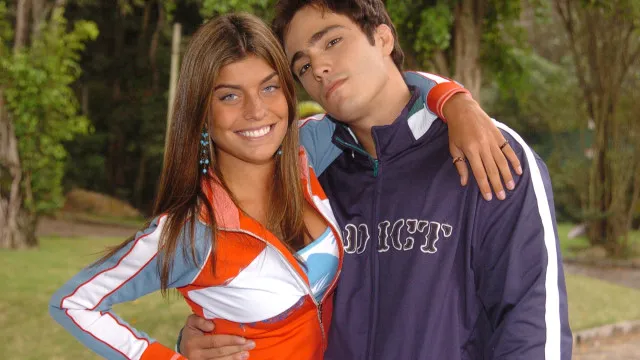 
                    Famosos que se mudaram para outros países por amor
                