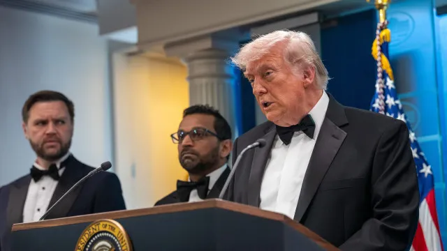 
                    Trump adquiriu US$ 2,2 bilhões em renda durante mandato nos EUA
                