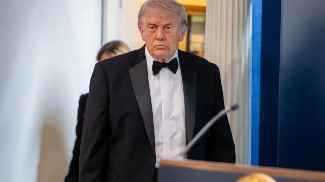 
                    Trump defende construção de Salão de Baile: 