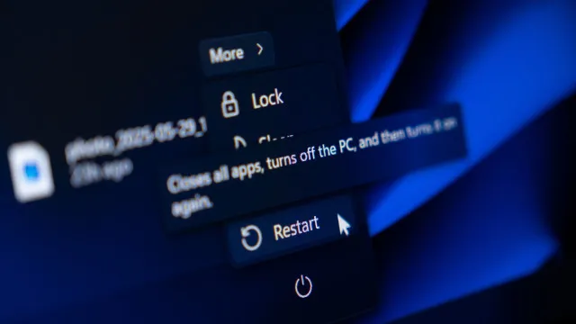 
                    Com que frequência reiniciar o computador? Especialistas esclarecem
                