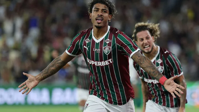 
                    Fluminense empata com Vitória no fim; torcedores xingam Zubeldía
                