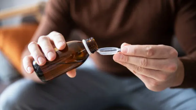 
                    Anvisa manda retirar do mercado substância usada em xaropes para tosse
                