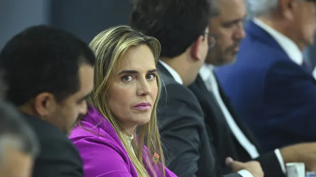 
                    Governadora do DF pede aval da gestão Lula para empréstimo ao BRB
                