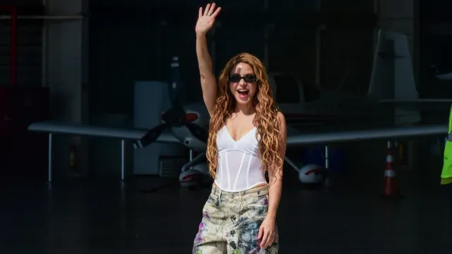 
                    Shakira desembarca no Rio para show gratuito em Copacabana neste sábado
                