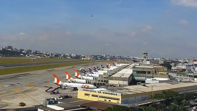 
                    Aviões passam a 22 metros de distância e quase colidem em Congonhas
                