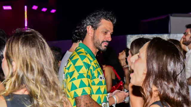 
                    Affair de Ivete Sangalo, Tiago Maia marca presença em show da cantora
                