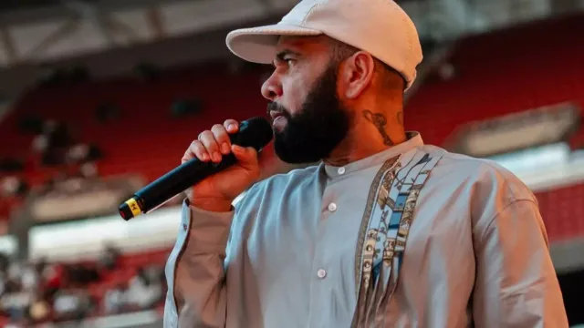 
                    Dani Alves discursa em evento religioso em Madri: “Cristo me fez livre”
                