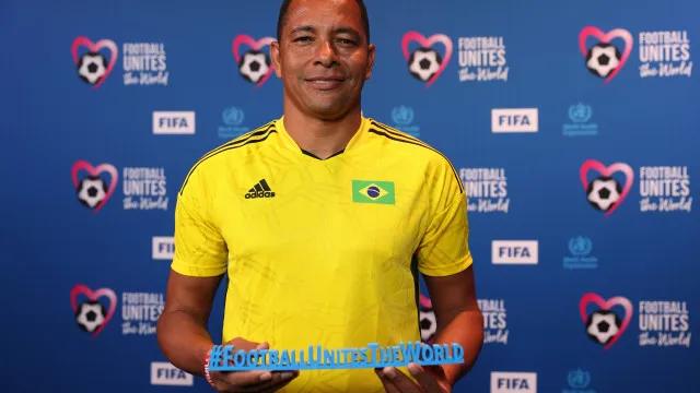 
                    Brasil não é favorito na Copa, diz Gilberto Silva
                
