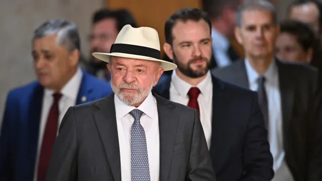 
                    Aprovação de Lula é de 42%, mostra pesquisa RealTime Big Data
                