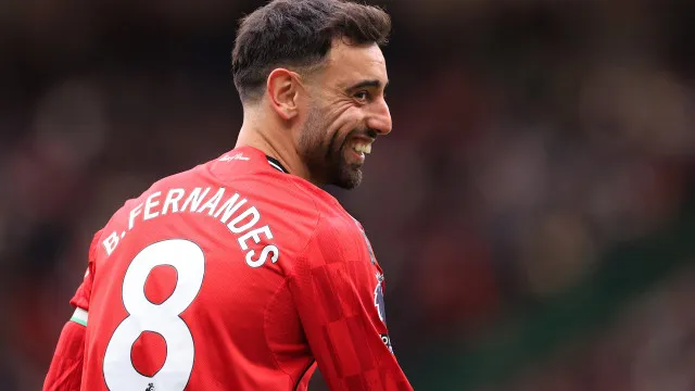 
                    Manchester United 'quebra o cofre' para renovar com Bruno Fernandes
                