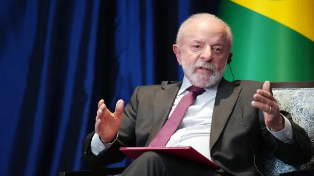 
                    Lula prioriza fim de investigação comercial, narcotráfico e deve tratar de Irã em conversa com Trump
                