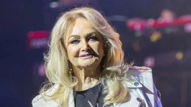 
                    Bonnie Tyler com 