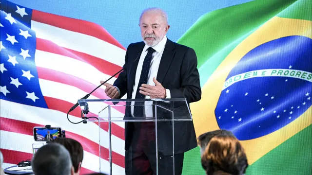 
                    Governo Lula vê menos espaço para negociar segunda tarifa, de 12,5%, anunciada pelos EUA
                
