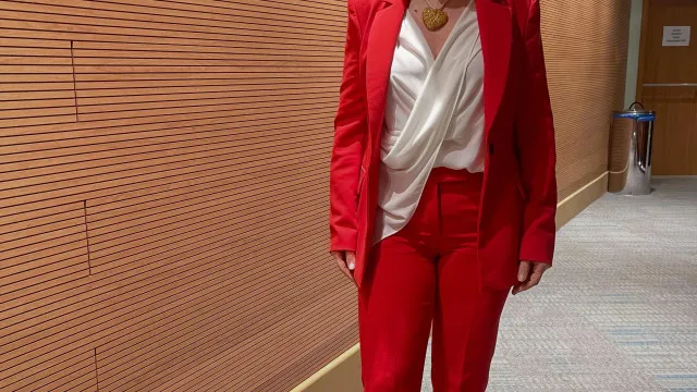 
                    'Antes eu tinha mais vigor, hoje eu tenho mais domínio', diz Beth Goulart sobre maturidade
                