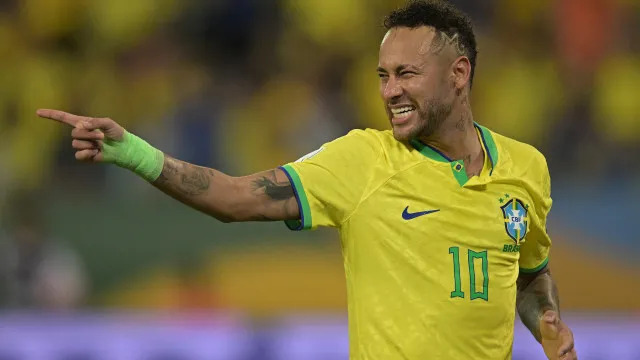 
                    Ancelotti chama Neymar de “muito amado” e sinaliza chance na Copa
                