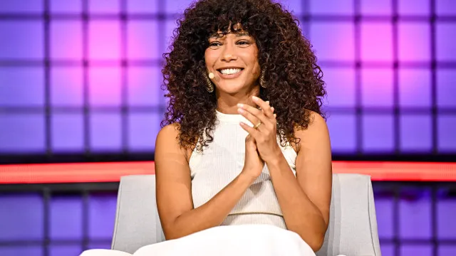 
                    Saudade da franja? Famosas que arrasaram no visual
                
